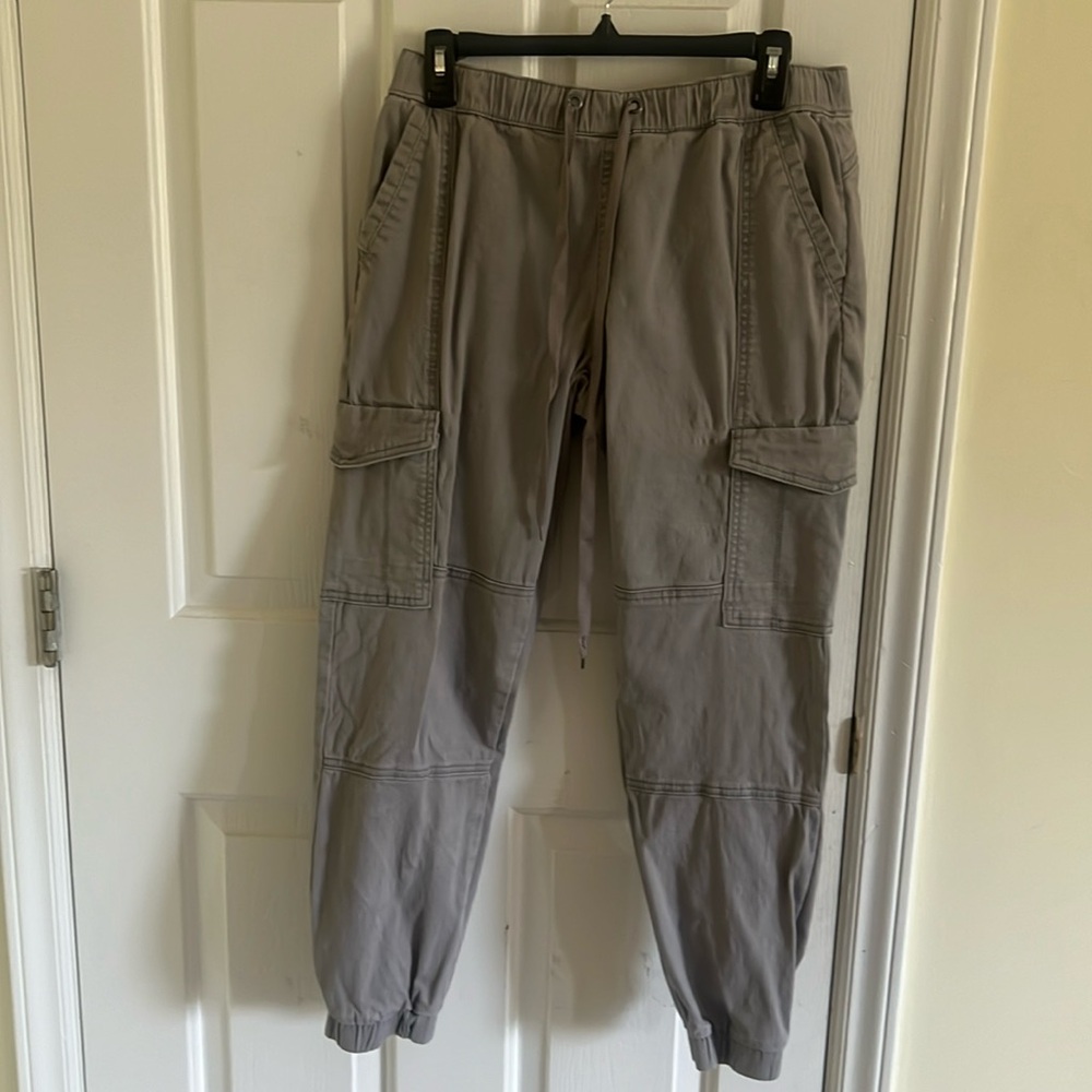 Super cute grey light weight cargo joggers